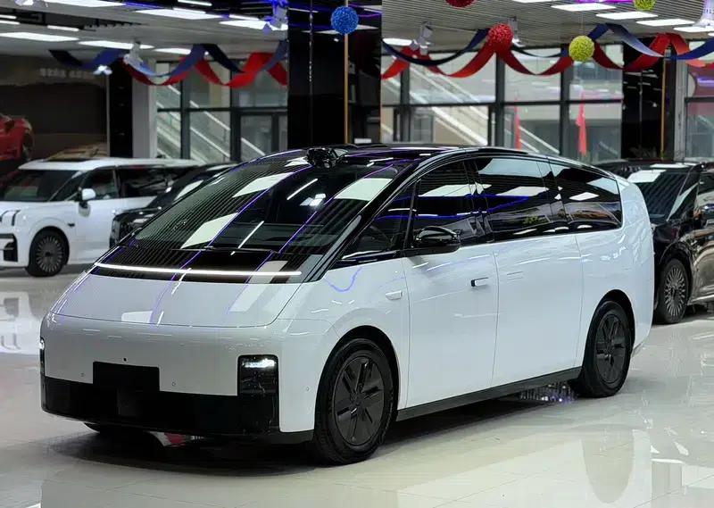 Li Auto MEGA 2024 Ultra Edition — миниатюра 1