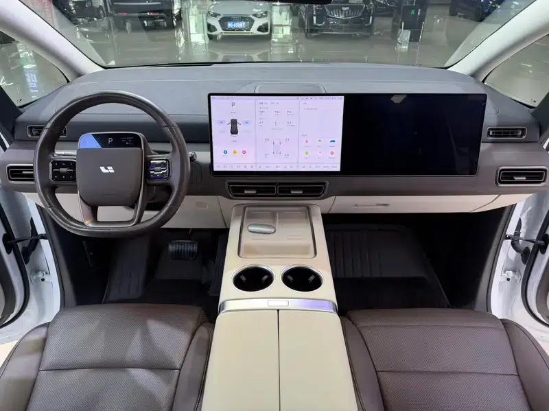 Li Auto MEGA 2024 Ultra Edition — миниатюра 11