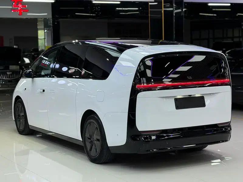 Li Auto MEGA 2024 Ultra Edition — миниатюра 3