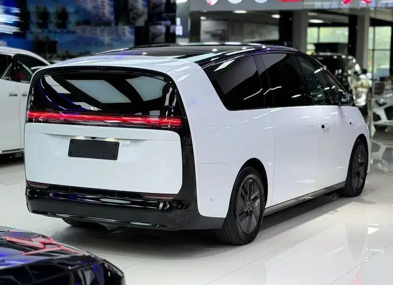 Li Auto MEGA 2024 Ultra Edition — миниатюра 5