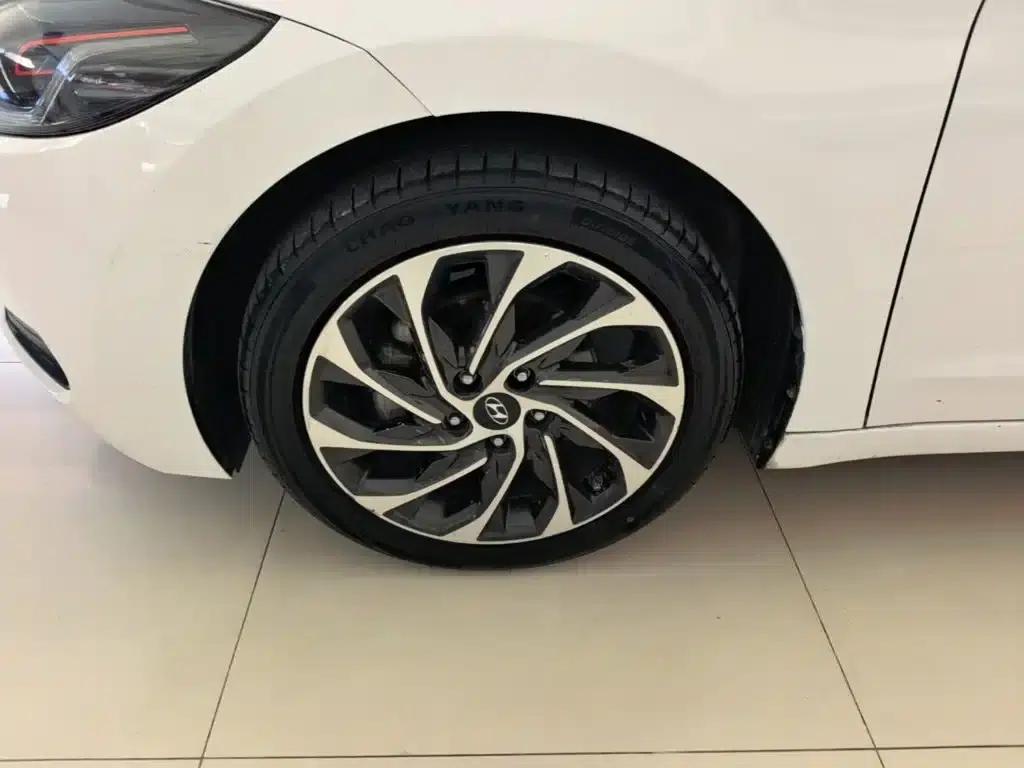 Hyundai Elantra 2019 1.4T Dual-Clutch Dynamic & Vitality Edition — миниатюра 23