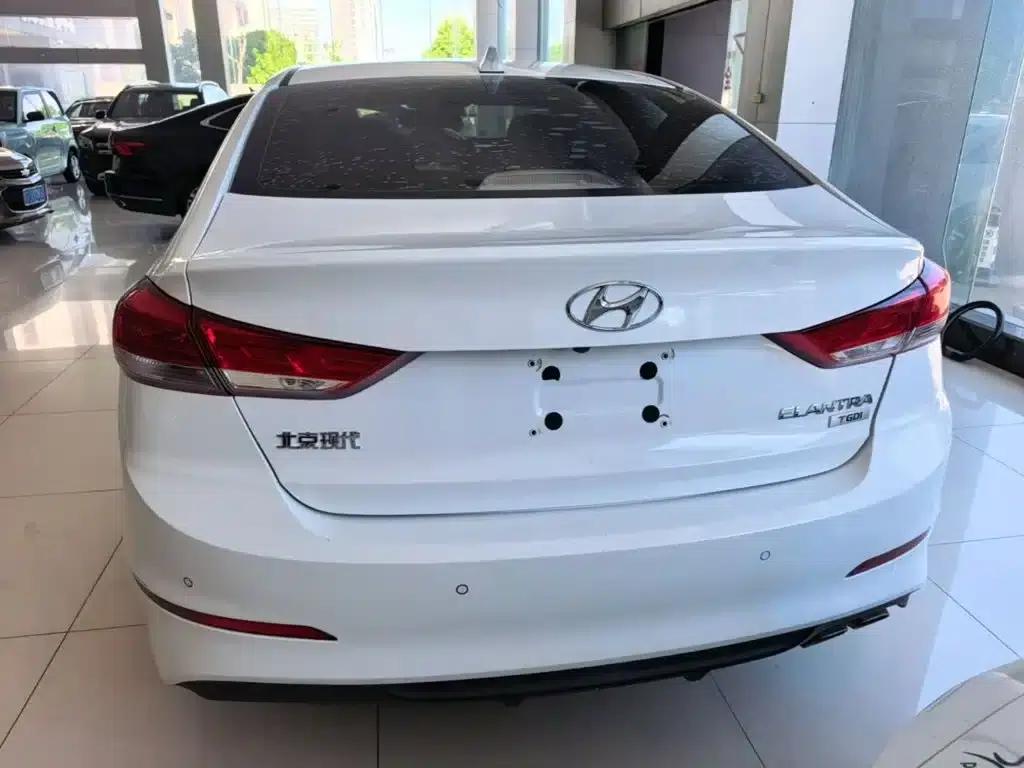 Hyundai Elantra 2019 1.4T Dual-Clutch Dynamic & Vitality Edition — миниатюра 6