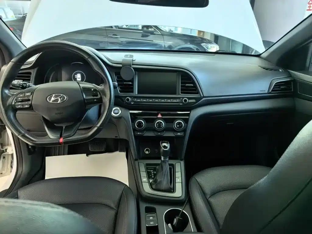 Hyundai Elantra 2019 1.4T Dual-Clutch Dynamic & Vitality Edition — миниатюра 10