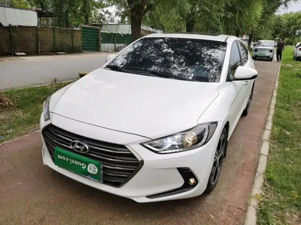 Hyundai Elantra 2018 1.4T Dual-Clutch Dynamic & Vitality Edition — миниатюра 1