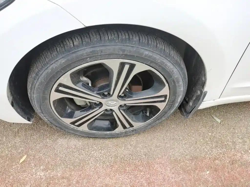 Hyundai Elantra 2018 1.4T Dual-Clutch Dynamic & Vitality Edition — миниатюра 23