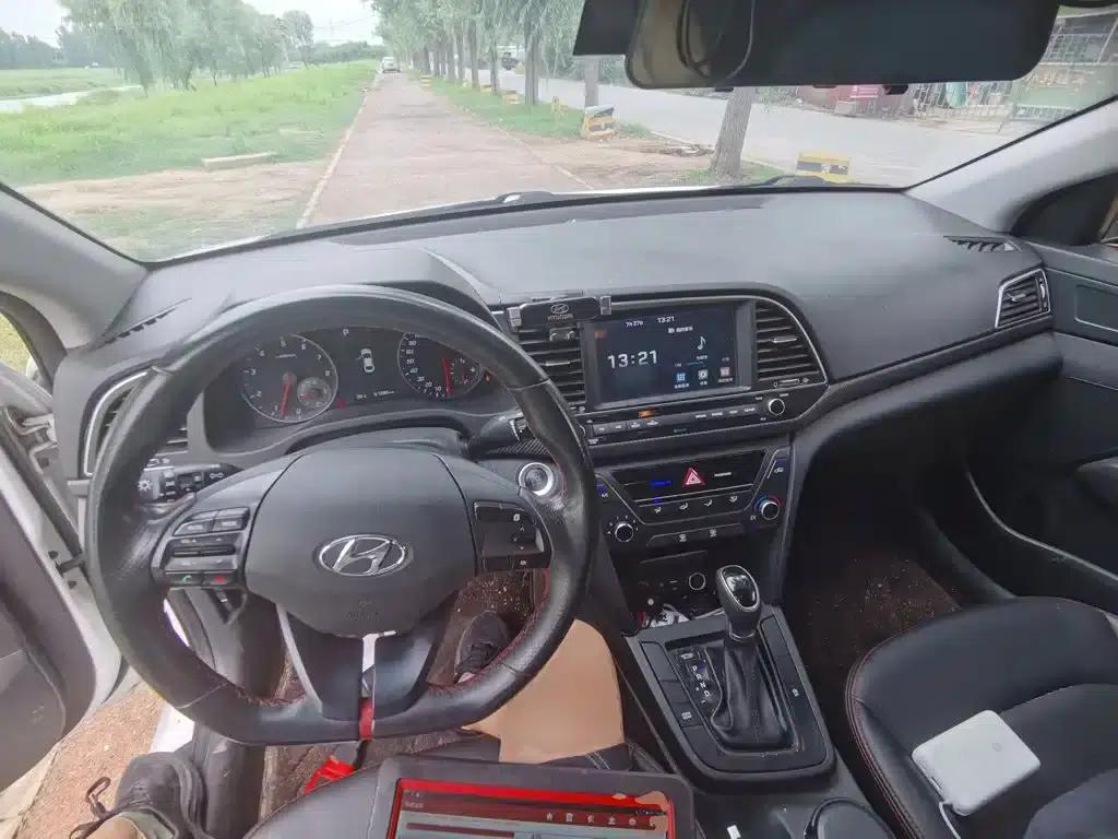 Hyundai Elantra 2018 1.4T Dual-Clutch Dynamic & Vitality Edition — миниатюра 10