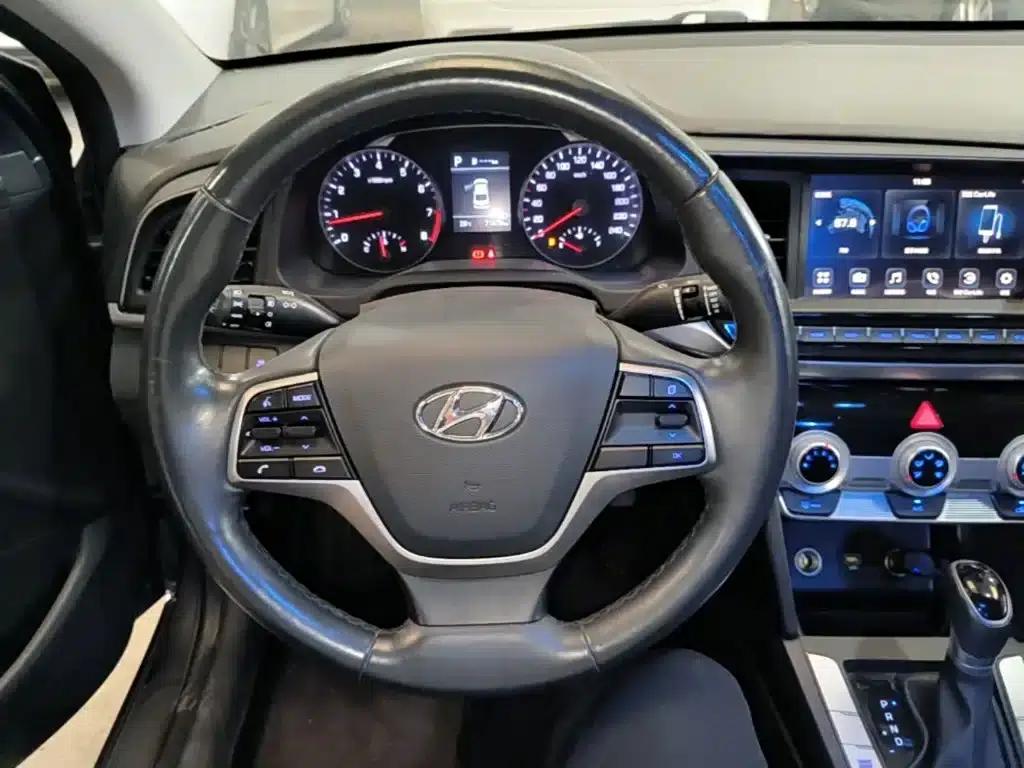 Hyundai Elantra 2019 1.5L CVT Smart Elite Edition — миниатюра 11