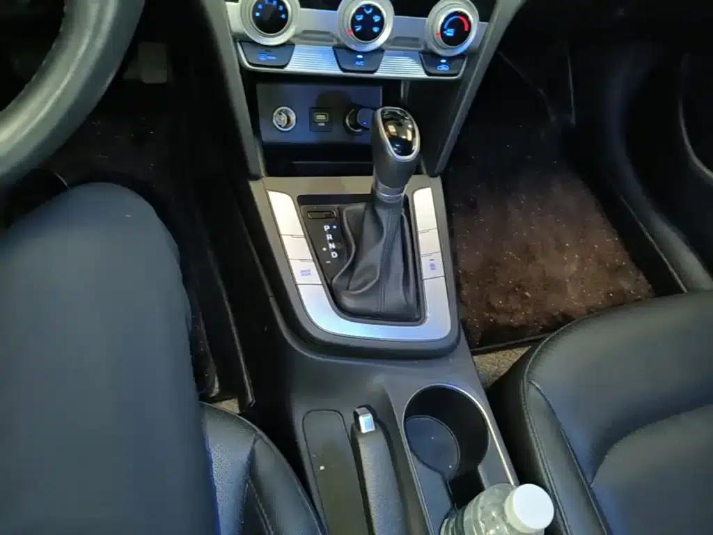 Hyundai Elantra 2019 1.5L CVT Smart Elite Edition — миниатюра 14