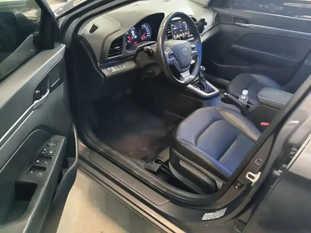 Hyundai Elantra 2019 1.5L CVT Smart Elite Edition — миниатюра 16