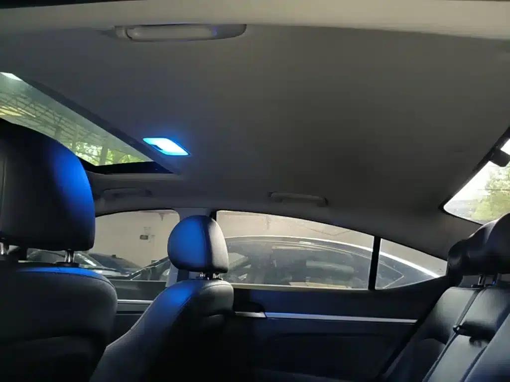Hyundai Elantra 2019 1.5L CVT Smart Elite Edition — миниатюра 18