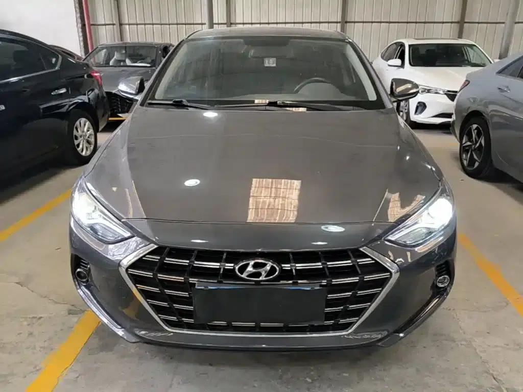 Hyundai Elantra 2019 1.5L CVT Smart Elite Edition — миниатюра 3