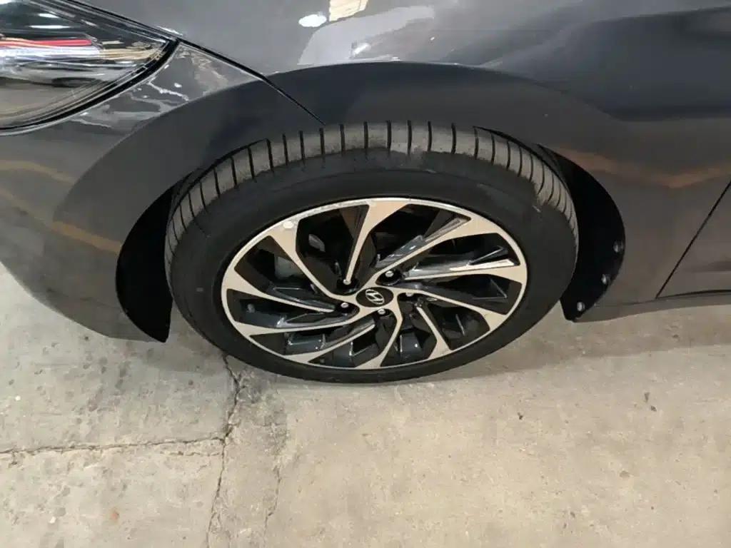 Hyundai Elantra 2019 1.5L CVT Smart Elite Edition — миниатюра 23