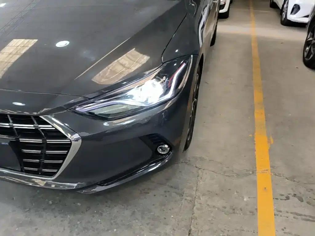 Hyundai Elantra 2019 1.5L CVT Smart Elite Edition — миниатюра 24