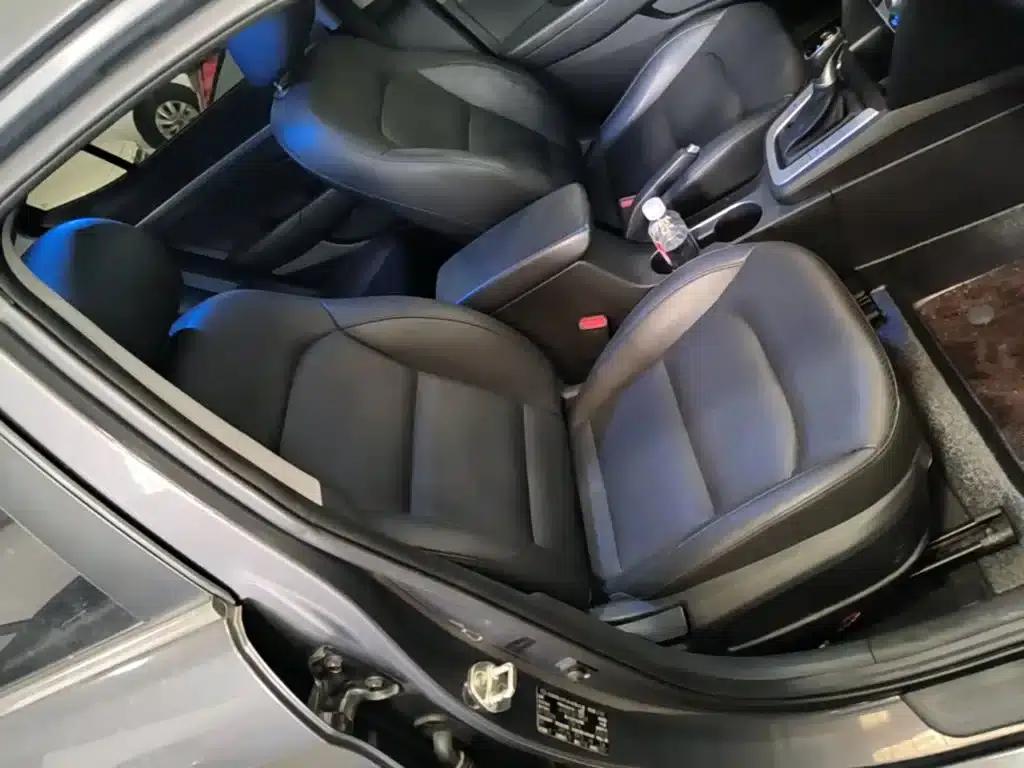 Hyundai Elantra 2019 1.5L CVT Smart Elite Edition — миниатюра 25