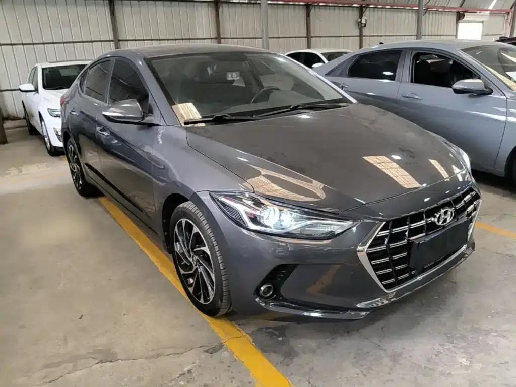 Hyundai Elantra 2019 1.5L CVT Smart Elite Edition — миниатюра 4