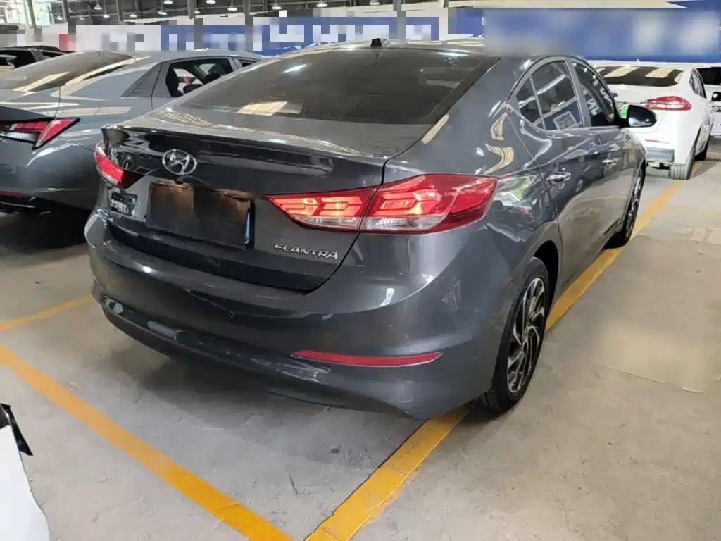 Hyundai Elantra 2019 1.5L CVT Smart Elite Edition — миниатюра 7