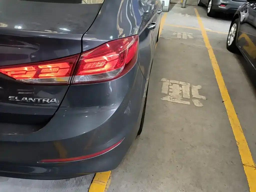Hyundai Elantra 2019 1.5L CVT Smart Elite Edition — миниатюра 8