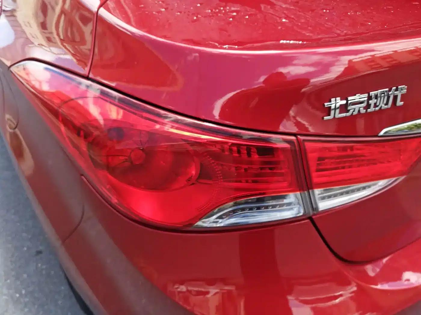 Hyundai Elantra 2015 1.6L Automatic Fashion Edition — миниатюра 12