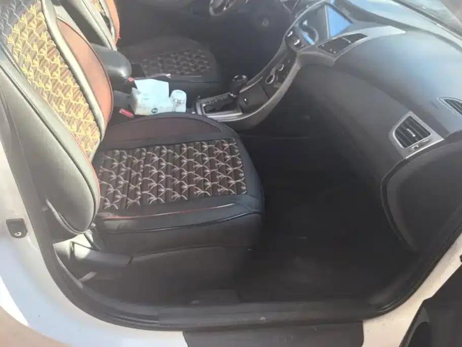 Hyundai Elantra 2012 1.6L Automatic Fashion Edition — миниатюра 8