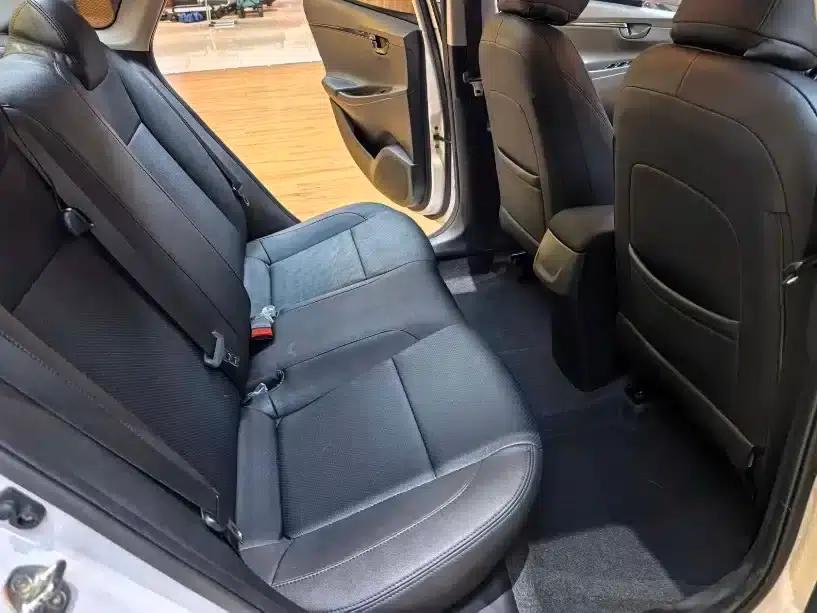 Hyundai Elantra 2020 1.6L Automatic GL Edition — миниатюра 7