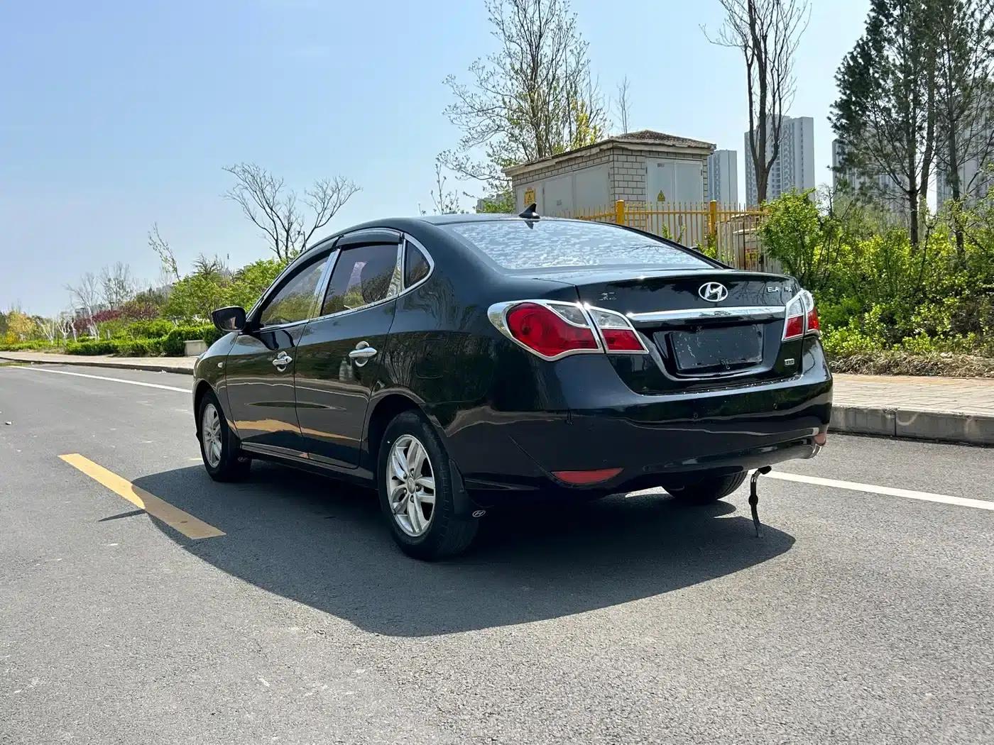 Hyundai Elantra 2011 1.6L Automatic Comfort Model — миниатюра 3