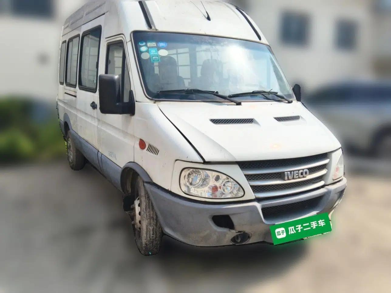 Iveco Power Daily 2013 2.5T-V39 Box Truck High Roof — миниатюра 3