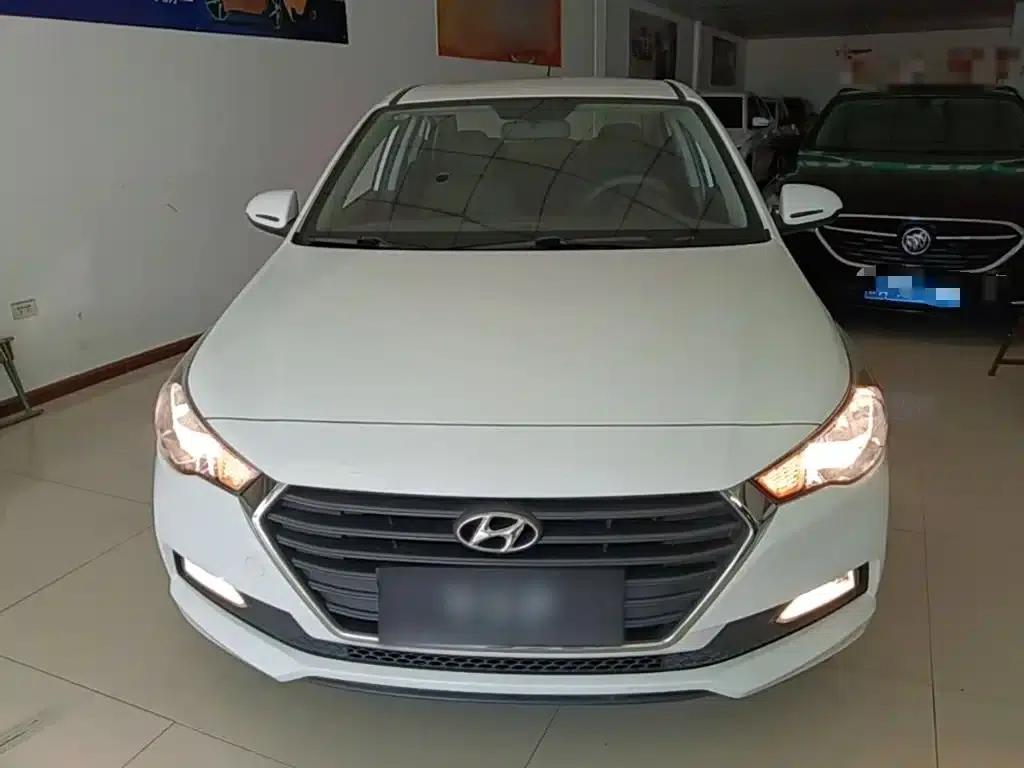 2016 Hyundai Verna 1.4L Manual GLS Cool Edition — миниатюра 3