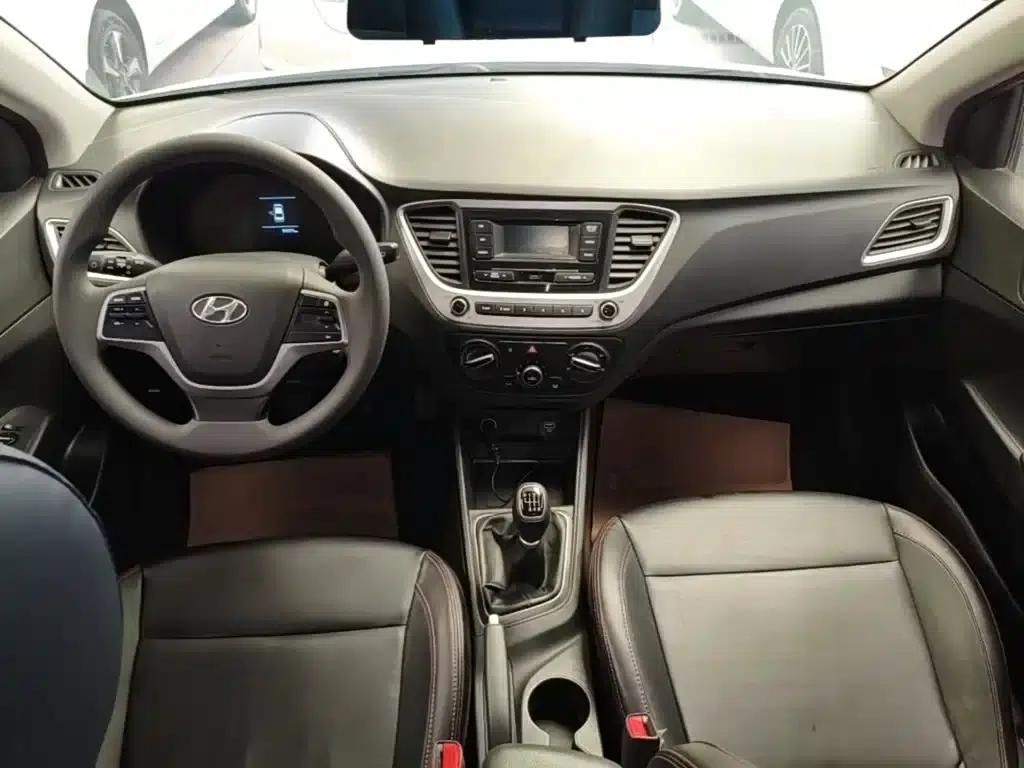 2020 Hyundai Verna 1.4L Manual GLS Cool Edition — миниатюра 10