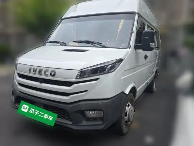 Iveco Daily Manual 6-seat 2.5T diesel
