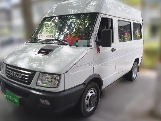 Iveco Daily Iveco Deway 2.5 Diesel, Manual Transmission, No Sunroof, 9 Seats