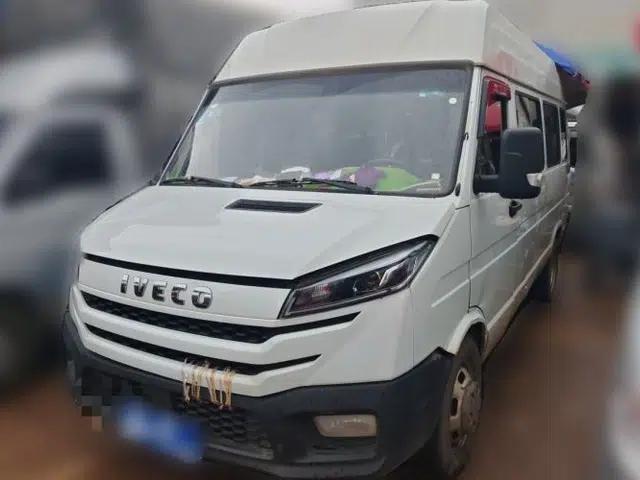 Iveco Daily 2023 2.5T A37M1 Long Wheelbase Mid-Roof Dual-Tire Side-Sliding Doors 5-9 Seats