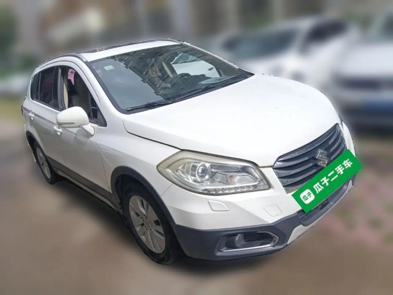 Suzuki S-Cross 2014 1.6L Manual Two-Wheel Drive Elite Model — миниатюра 3