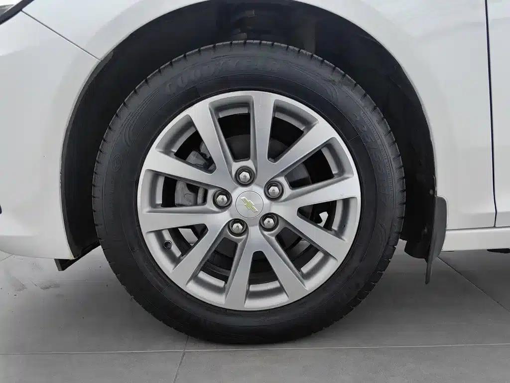 2017 Chevrolet Malibu 1.5T Automatic Luxury Edition — миниатюра 17
