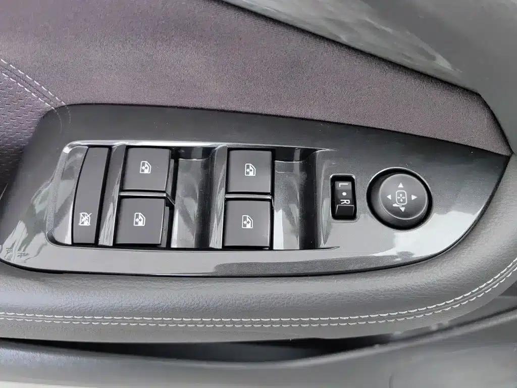 2017 Chevrolet Malibu 1.5T Automatic Luxury Edition — миниатюра 9