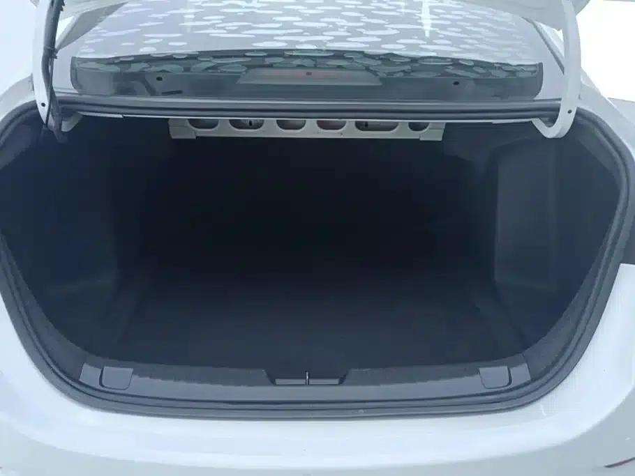 Chevrolet Cruze 2020 320 Manual Comfortline Edition — миниатюра 4
