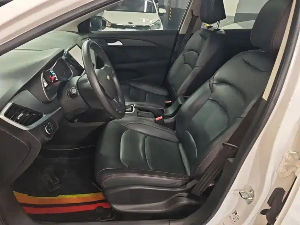 Chevrolet Cruze 2019 320 Automatic Sunroof Edition — миниатюра 15