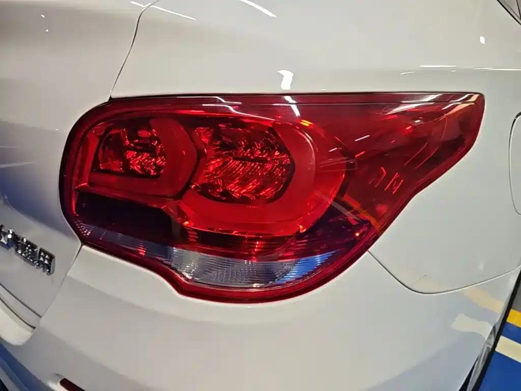 Chevrolet Cruze 2019 320 Automatic Sunroof Edition — миниатюра 8