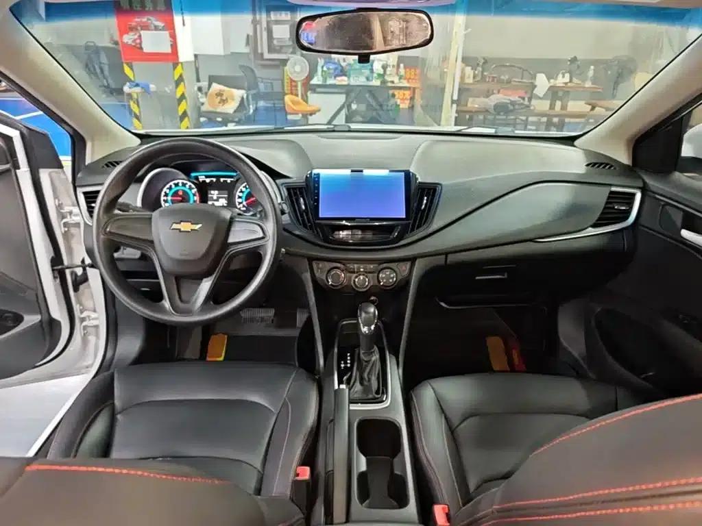 Chevrolet Cruze 2019 320 Automatic Sunroof Edition — миниатюра 10