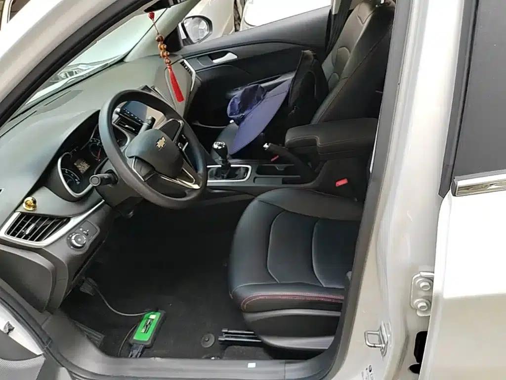 Chevrolet Cruze 2018 320 Manual Enjoy Edition — миниатюра 15