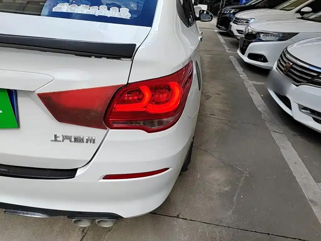 Chevrolet Cruze 2018 320 Manual Enjoy Edition — миниатюра 8