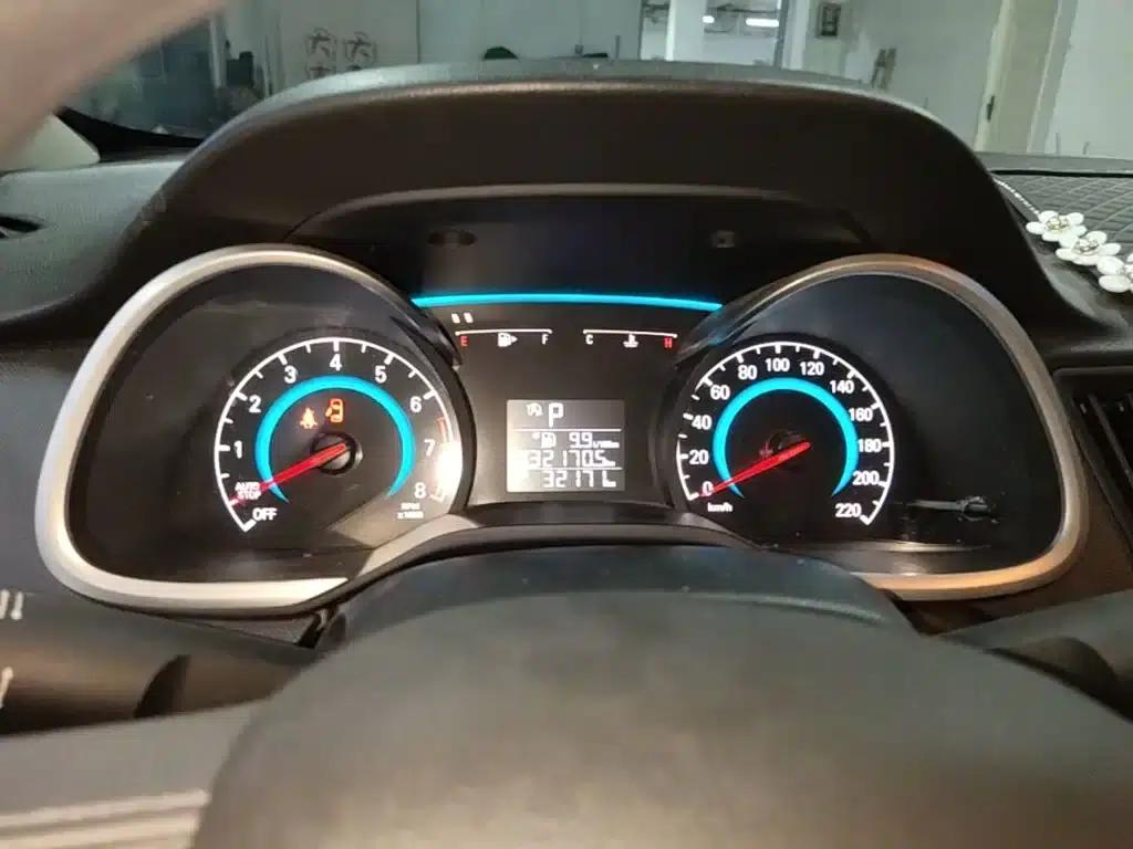 Chevrolet Cruze 2019 320 Automatic Sunroof Edition — миниатюра 12