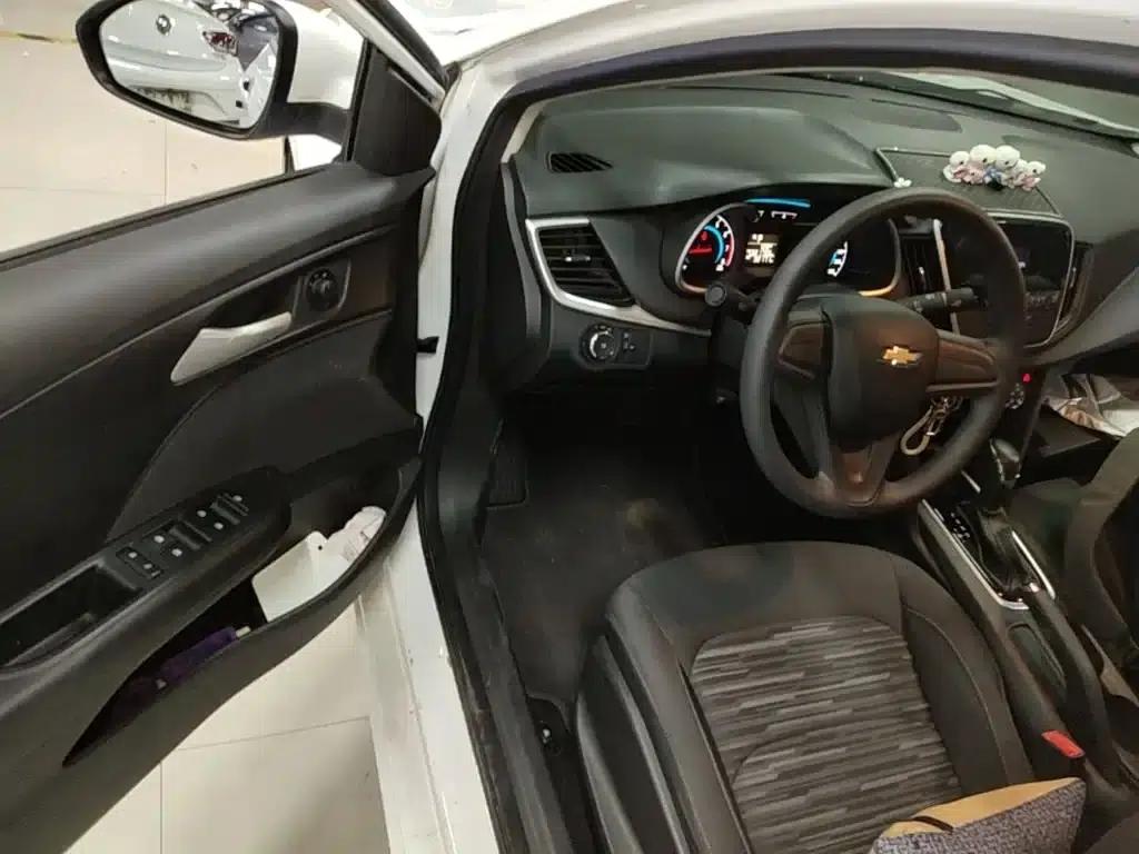 Chevrolet Cruze 2019 320 Automatic Sunroof Edition — миниатюра 16