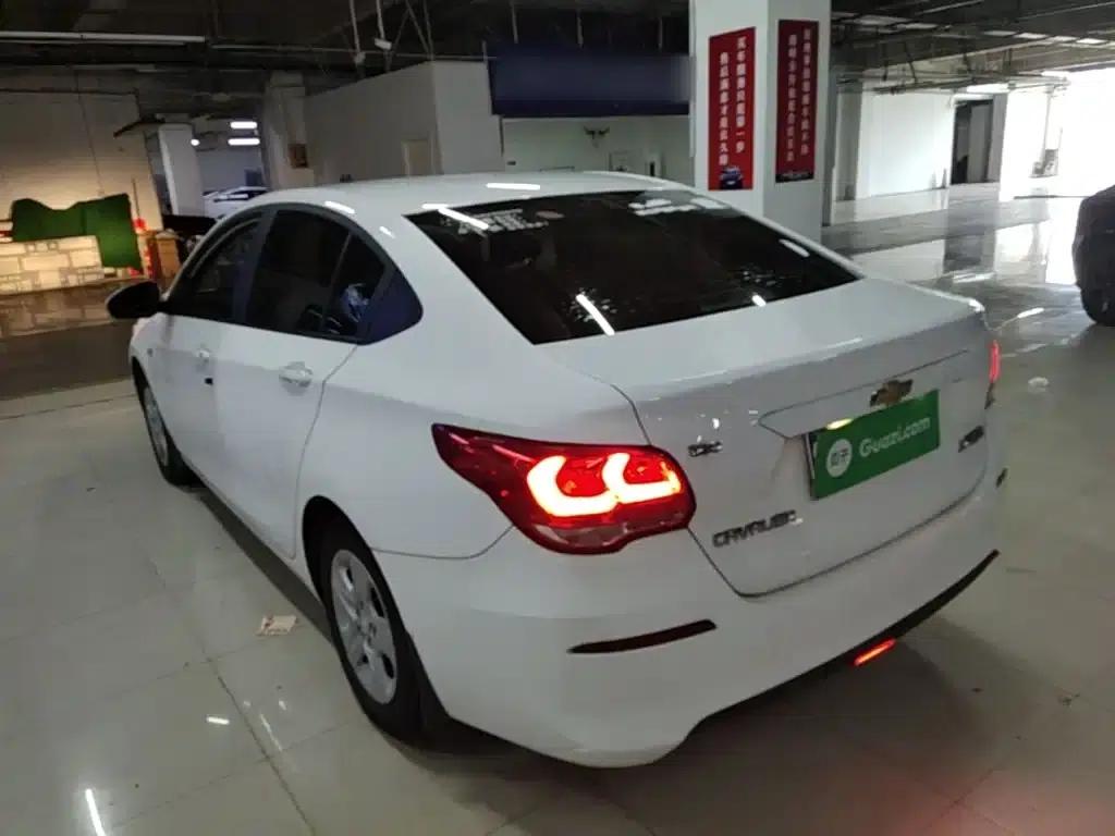Chevrolet Cruze 2019 320 Automatic Sunroof Edition — миниатюра 5