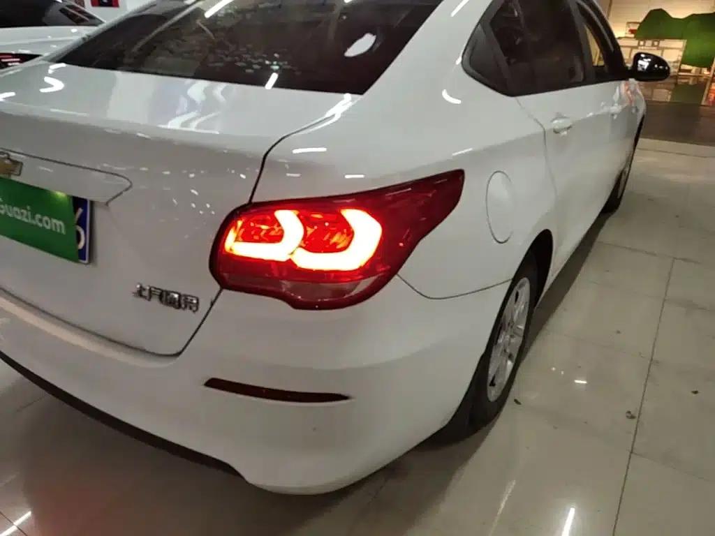 Chevrolet Cruze 2019 320 Automatic Sunroof Edition — миниатюра 8