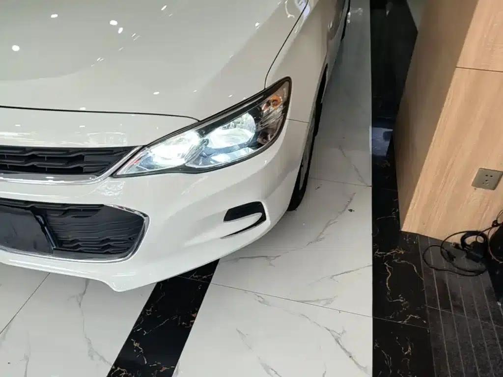 Chevrolet Cruze 2018 320 Automatic Sunroof Edition — миниатюра 24