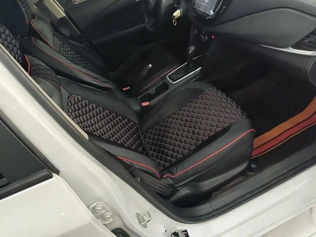 Chevrolet Cruze 2018 320 Automatic Sunroof Edition — миниатюра 25