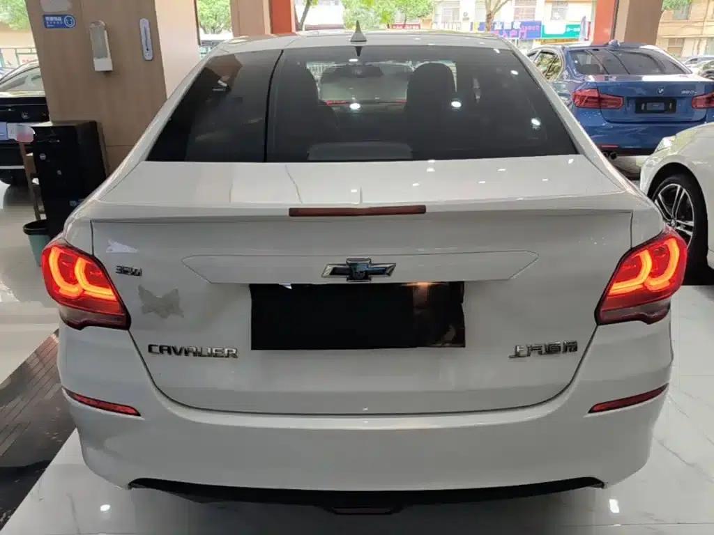 Chevrolet Cruze 2018 320 Automatic Sunroof Edition — миниатюра 6