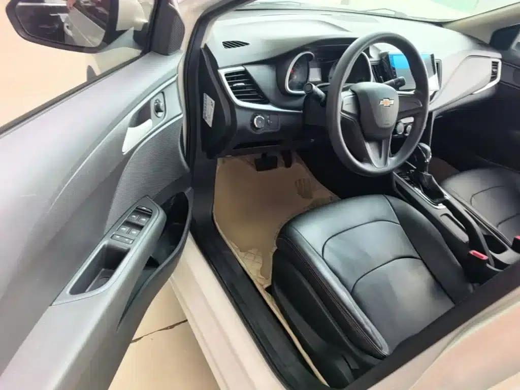 Chevrolet Cruze 2019 320 Automatic Sunroof Edition — миниатюра 16