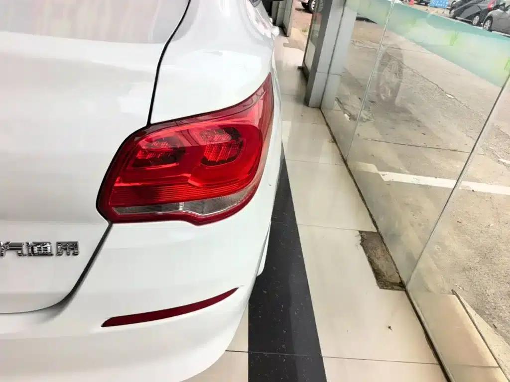 Chevrolet Cruze 2019 320 Automatic Sunroof Edition — миниатюра 8