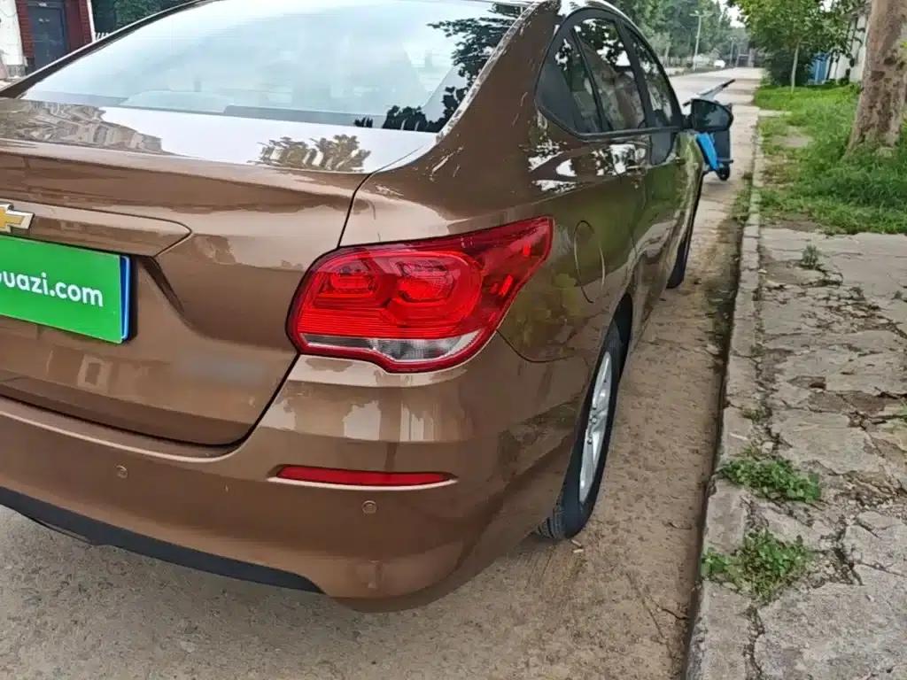 Chevrolet Cruze 2019 320 Automatic Sunroof Edition — миниатюра 8
